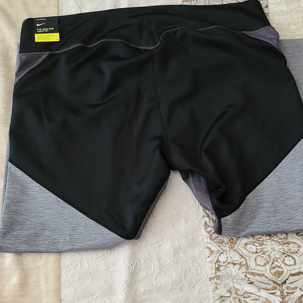 The Nike ONE 2X, 3XL Dri-FIT Leggings - Picture 3 of 13